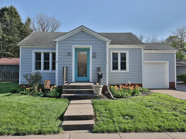 805 Union St, Pella, IA 50219