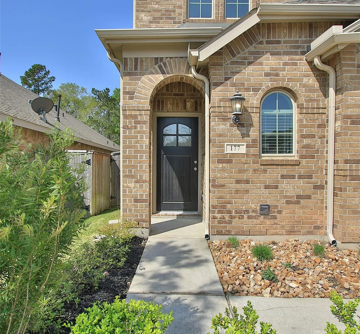 4 bed, 2.5 bath, 2624 sqft, $2,895 — Photo 3