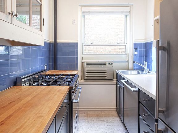 4th image of 139 W 82nd St #4G