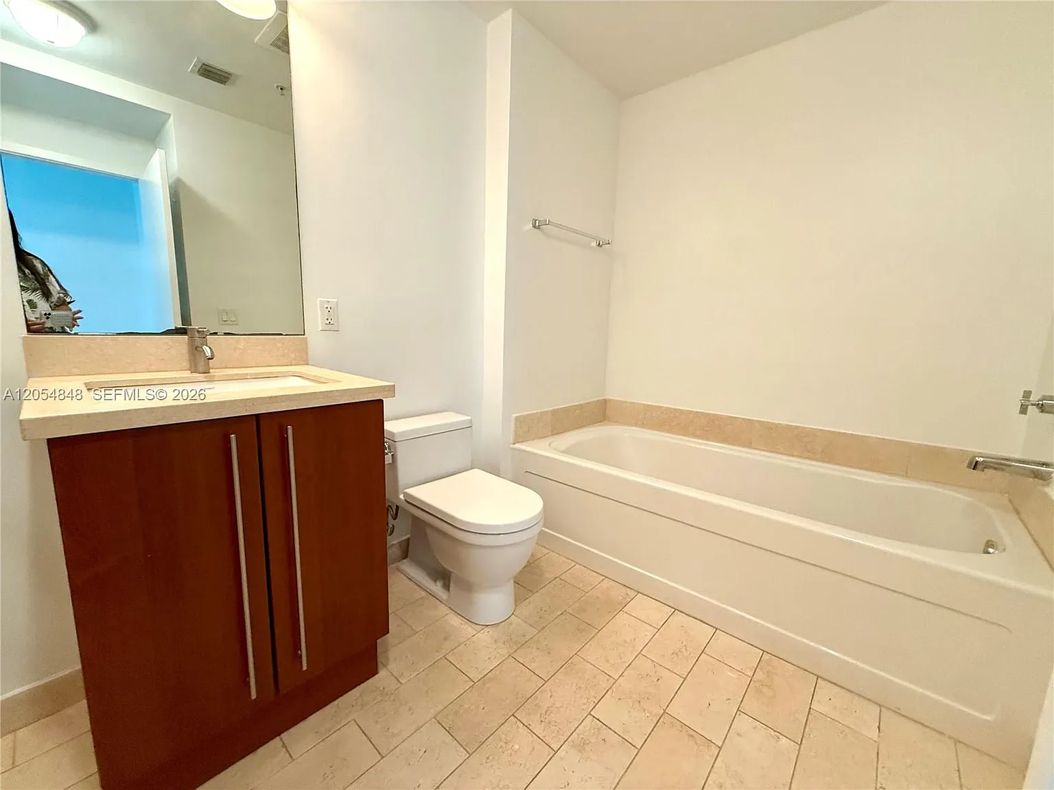 1 bed, 761 sqft, $3,000 — Photo 2