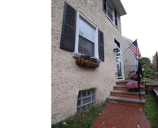 2nd image of 6302 Wissahickon Ave
