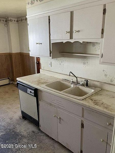 3rd image of 24 Monroe Avenue
