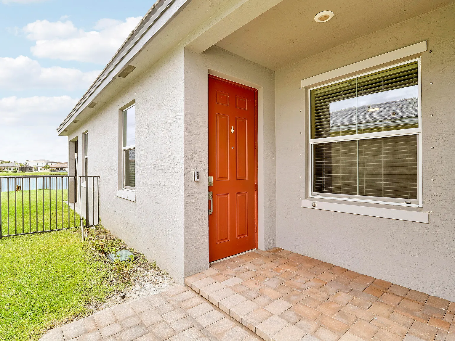 4 bed, 2.0 bath, 1856 sqft, $2,700 — Photo 3