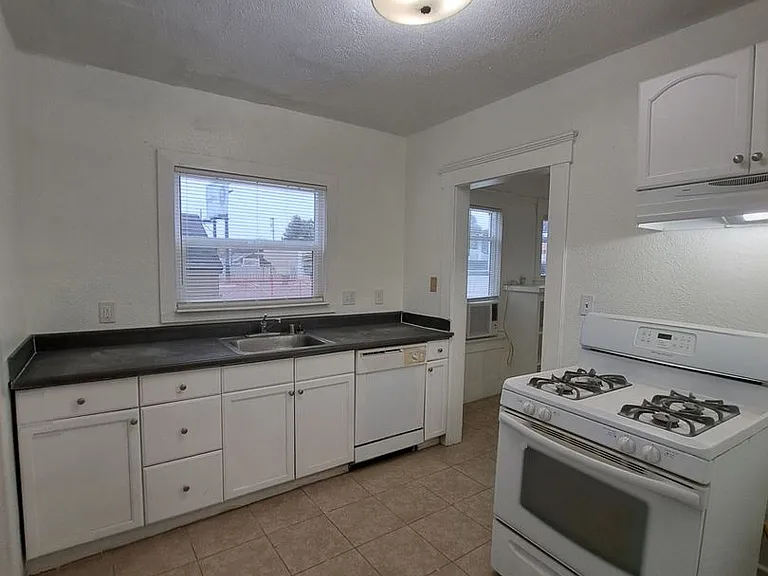 2510-2520 E. Washington Ave — Photo 1