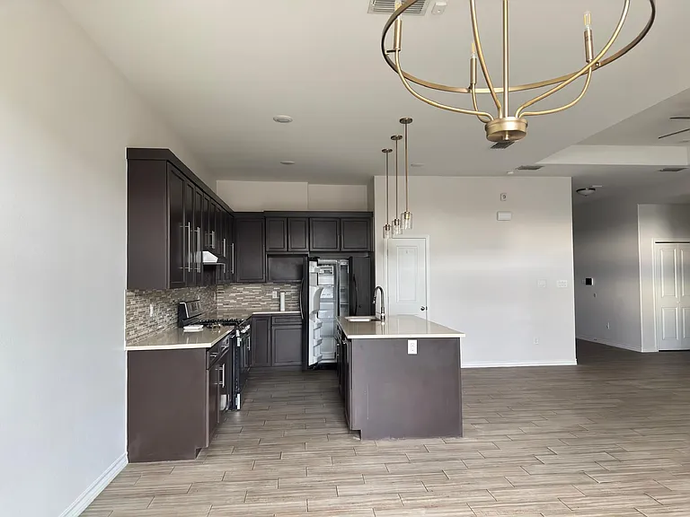 6002 Amir Dr — Photo 5