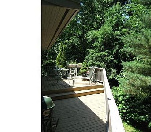 4th image of 71 Oakwood Ln
