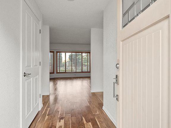 4th image of 4209 S Elm St