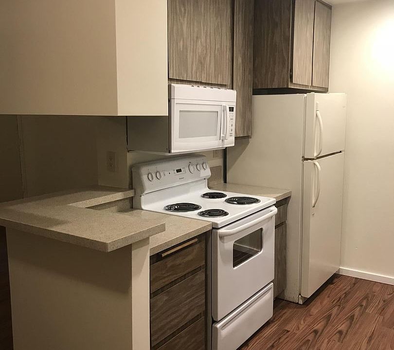1st image of 1403 F Ave APT 07
