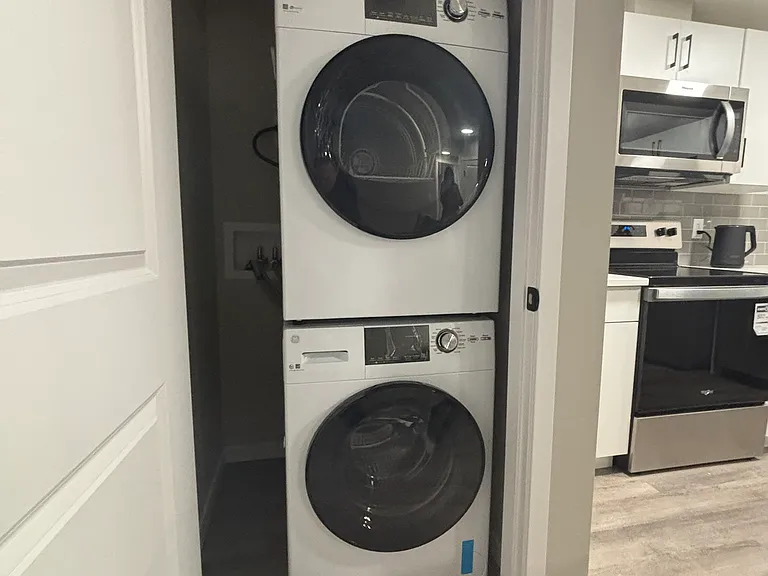 209 Magnolia Mnr SE #B — Photo 14