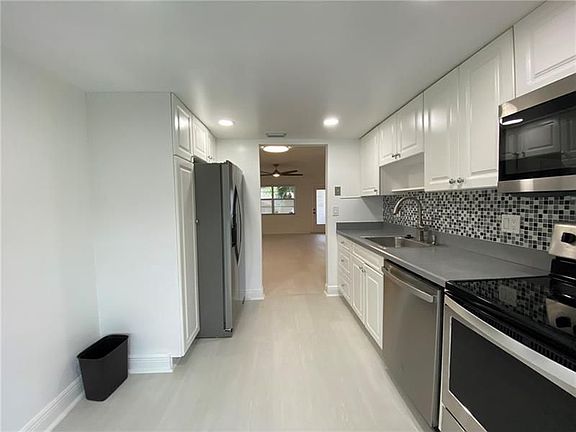 3rd image of 33 Abbey Ln APT 105