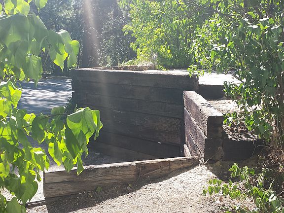 Planter wall