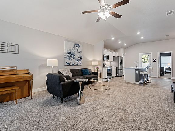 3rd image of 3103 Urbana Ave