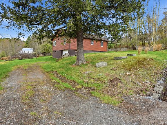 3rd image of 27 Old County Road