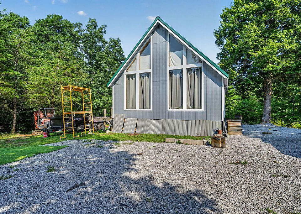 1st image of 244 Hickory Dr