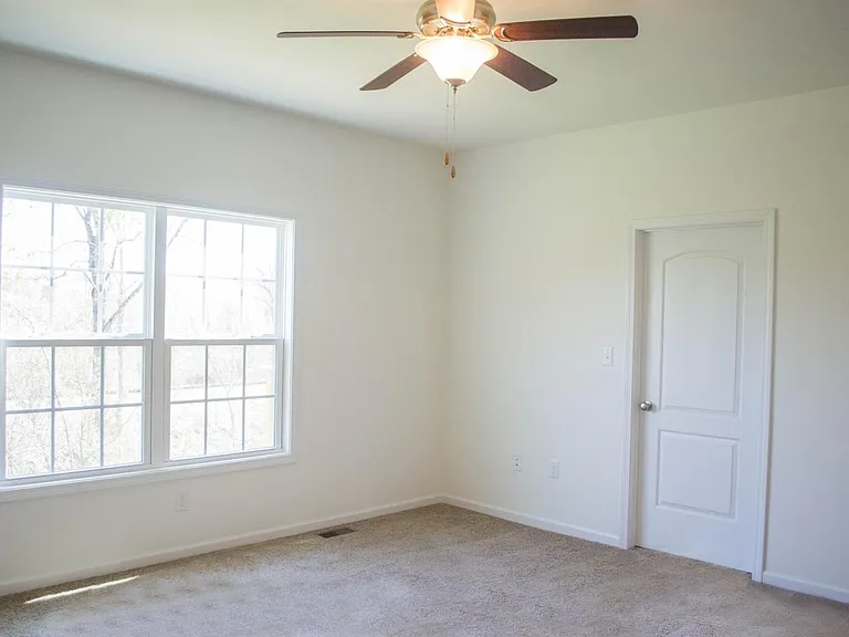 105 Red Maple Ct — Photo 8