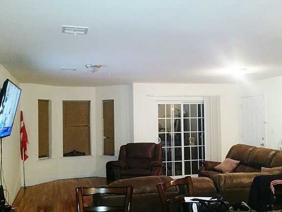4th image of 136-138 Manchester Pl #3