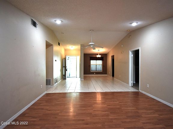 2nd image of 1719 Yorktown Ave