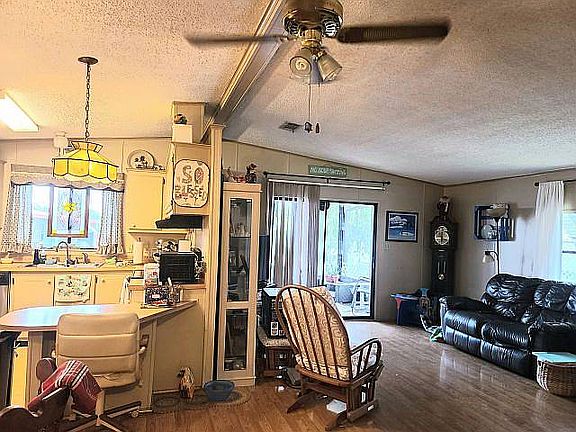 4th image of 617 Lake Larch Ln #372