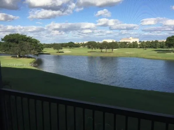 3300 W Rolling Hills Cir APT 406, Fort Lauderdale, FL 33328