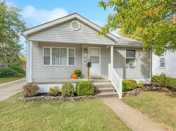 512 12th St, Wood River, IL 62095