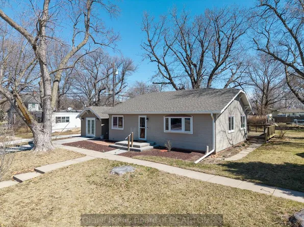 531 S 9th St, Geneva, NE 68361