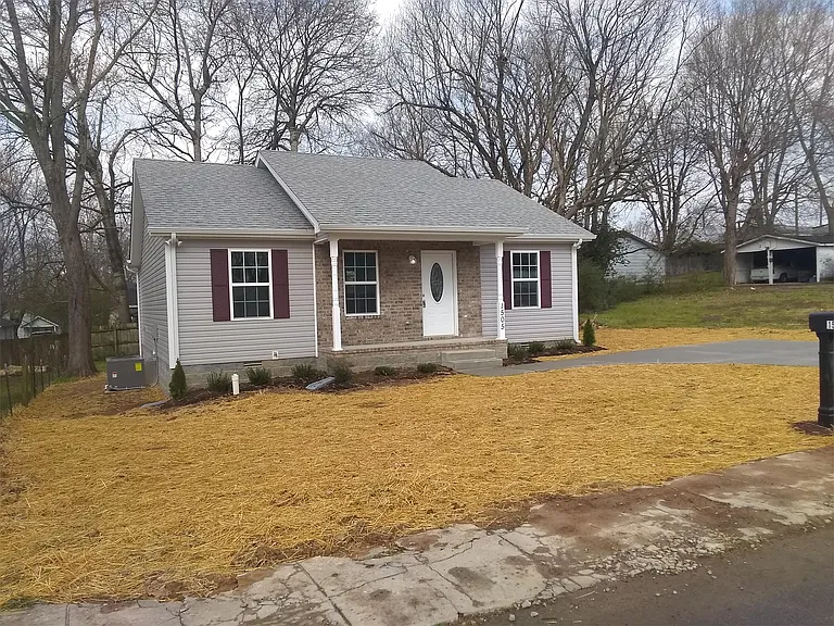 2043 Leota St — Photo 1