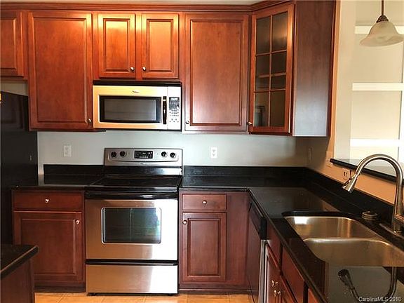 3rd image of 11283 Hyde Pointe Ct