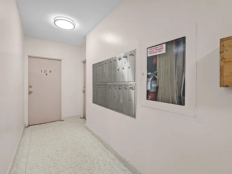 20 Erie Ave — Photo 6