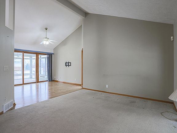 5th image of 6706 Hill Crest Ln