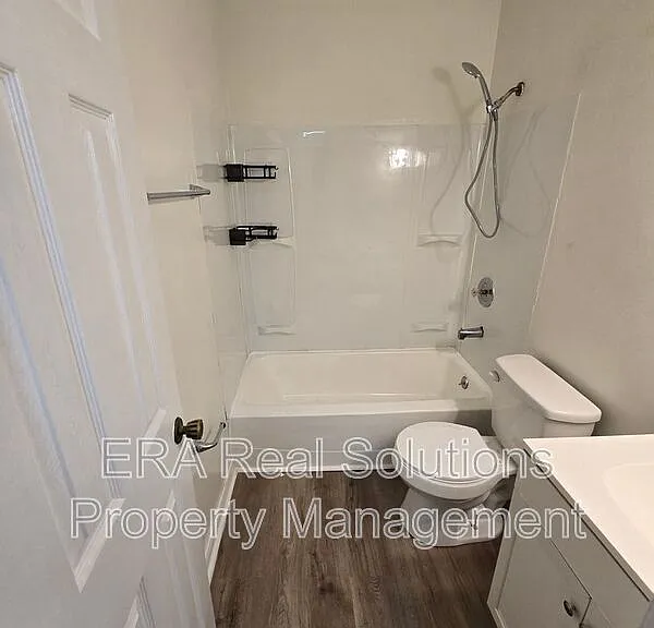 1911 Denune Ave #D — Photo 9