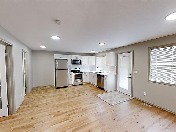 4th image of 9010 96th Ave #A