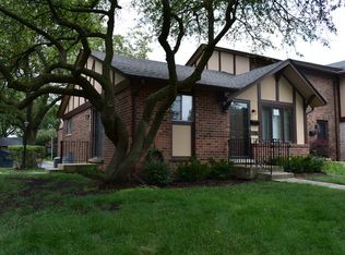 1S295 Danby St, Villa Park, IL 60181