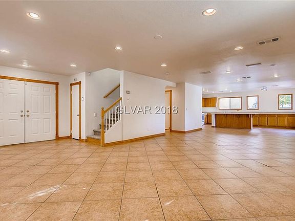4th image of 627 Dry Valley Ave