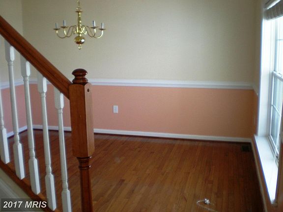 3rd image of 5 Carlsbad Dr