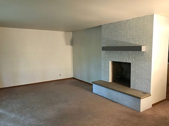 3rd image of 3539 Cardinal Dr