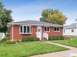 411 15th Ave, Fulton, IL 61252