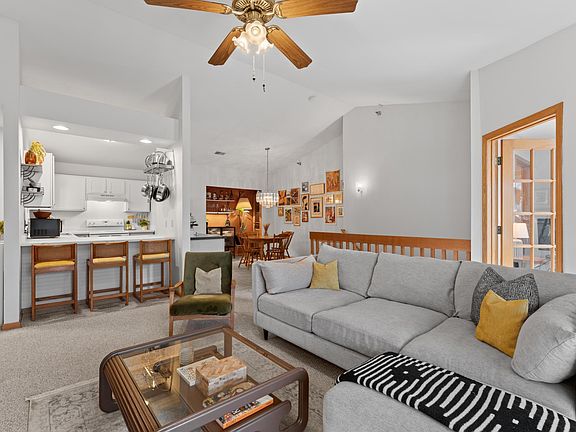 4th image of 1878 Deerhaven Ln NE APT 14