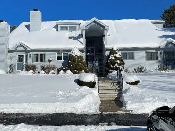 1 Pondview Dr #C3, Pittsfield, MA 01201