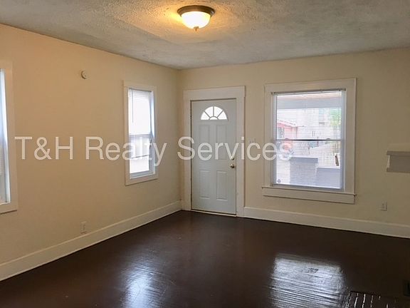 4th image of 2933 N Delaware St