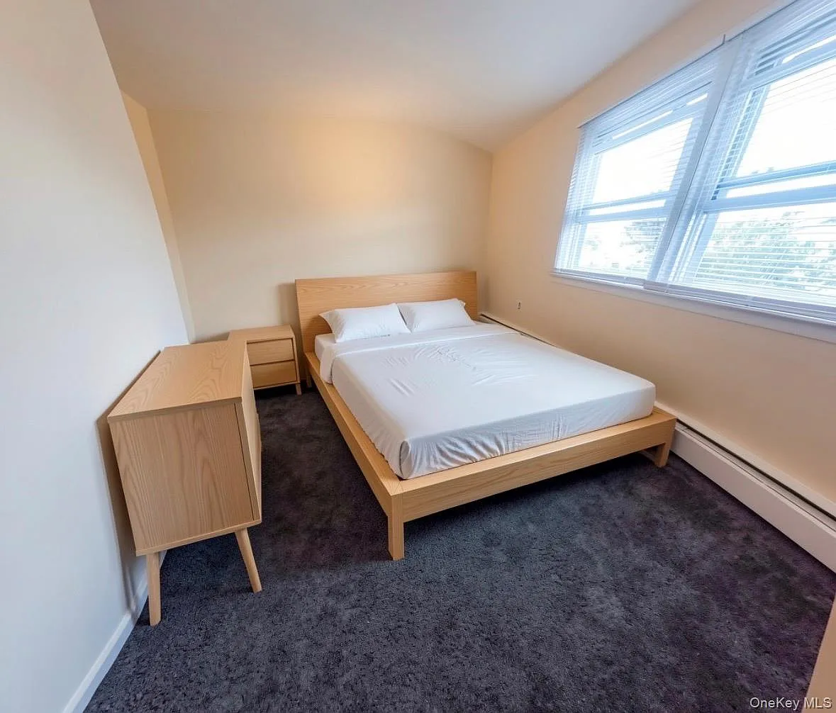 2 bed, 1.0 bath, 800 sqft, $2,600 — Photo 2
