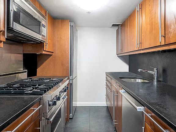 4th image of 305 2nd Ave APT 310