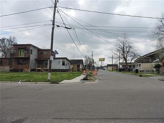 2nd image of 1341 Lawrence St