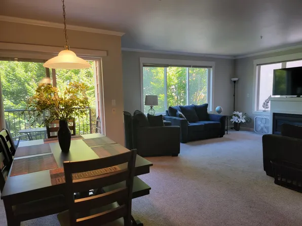 515 1st Ave W APT 304, Seattle, WA 98119