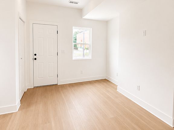 5th image of 322 S Princeton Ave