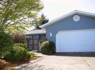 747 NW Estate Dr, Seal Rock, OR 97376
