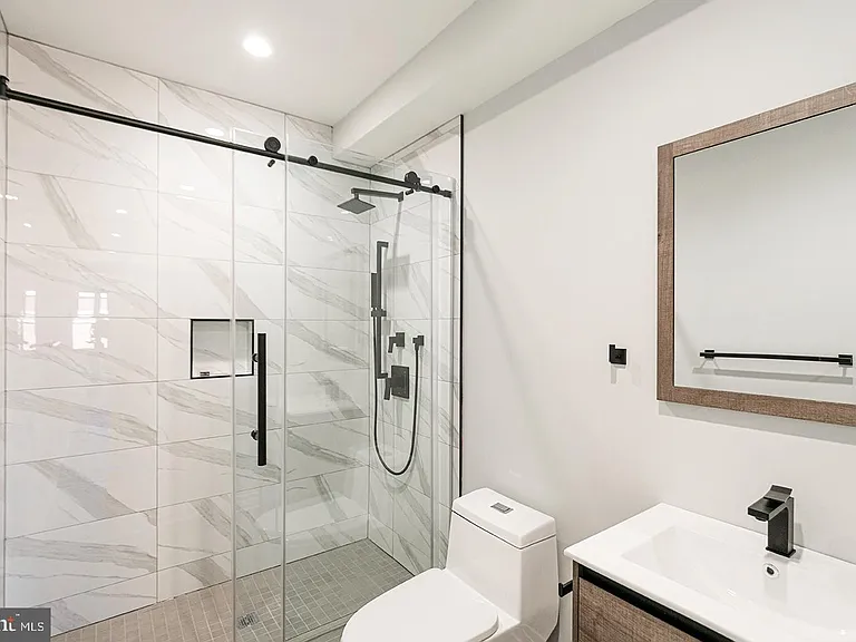 526 Brown St #503 — Photo 13