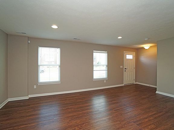 4th image of 9559 Union Park