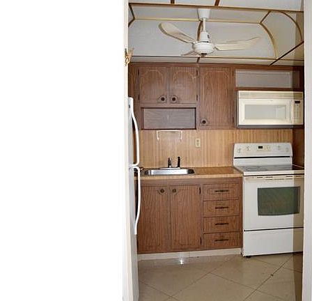 5th image of 9081 Sunrise Lakes Blvd APT 202