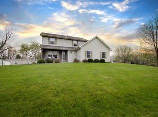 2 Brystol Ln, Mackinaw, IL