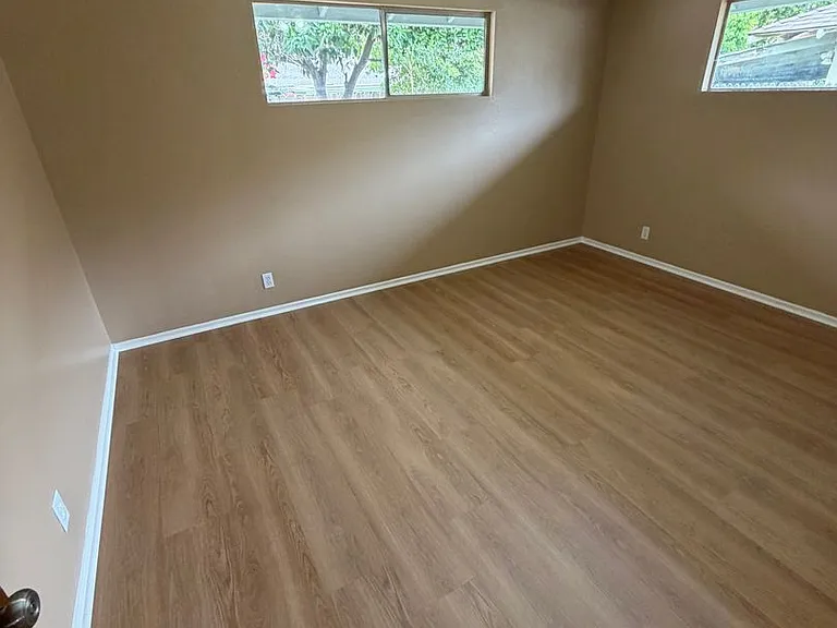 1513 Alpine Ln — Photo 9